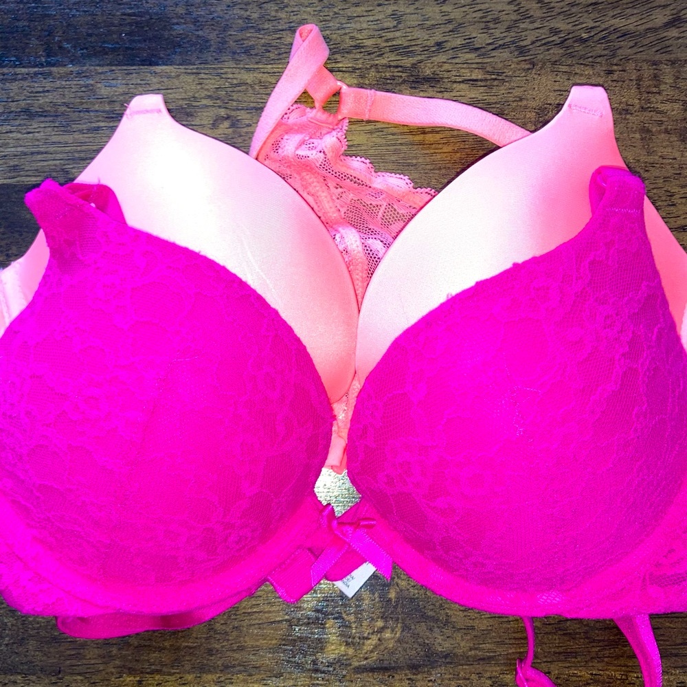 2 Victoria secret PUSH-UP bras 32 B